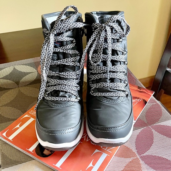 Khombu Waterproof Winter Boots - Picture 2 of 8